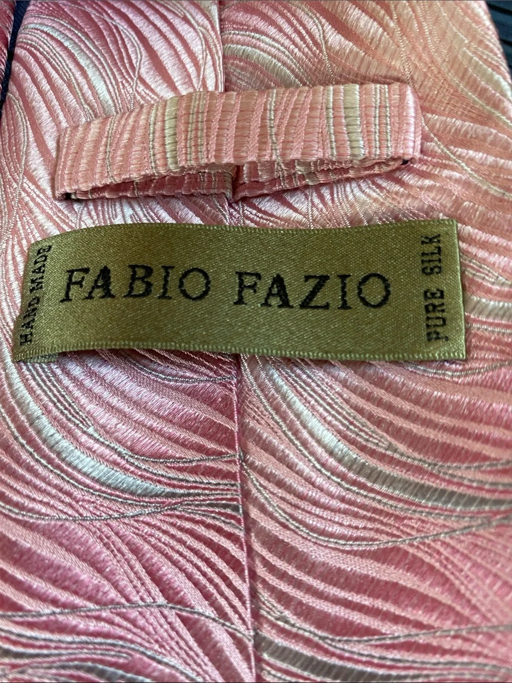 💯 Silk Hand Made in Italy 🇮🇹 Luxurious Pink Silver Texture Shimmer Tie Rare